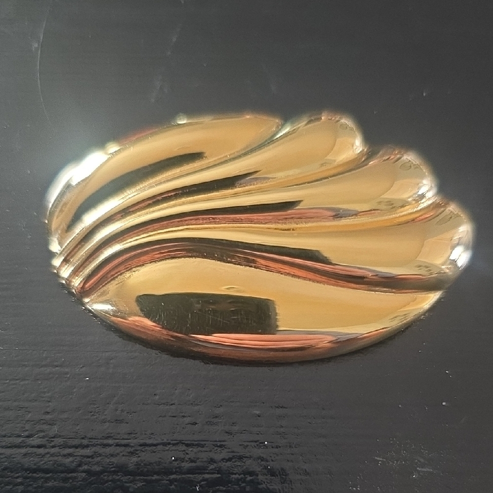 Gold Tone Monet Shell-Shaped Brooch
